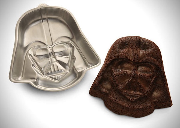 Darth-Vader-Cake-Pan